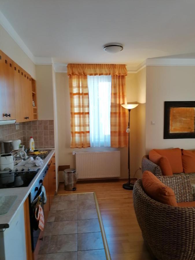 Daniella Apartmens Buk Exterior foto